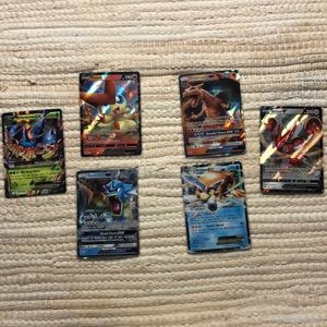 10 Pokémon card lot- 1 Ultra rare and 1 Holo rare